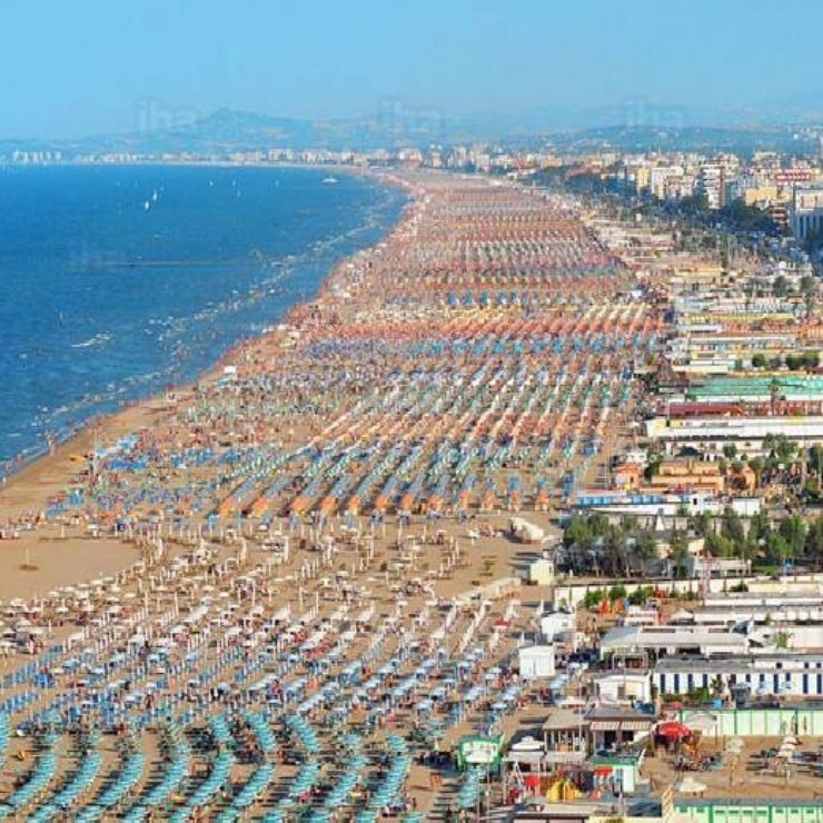 Minibuses and Minivans for the Romagna Riviera